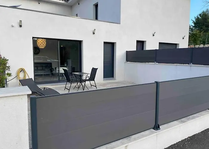 Logement Le Puy Sainte Reparade